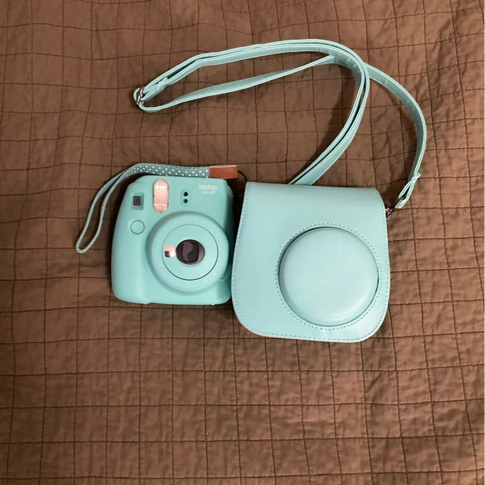 Fujifilm Mint Green with case